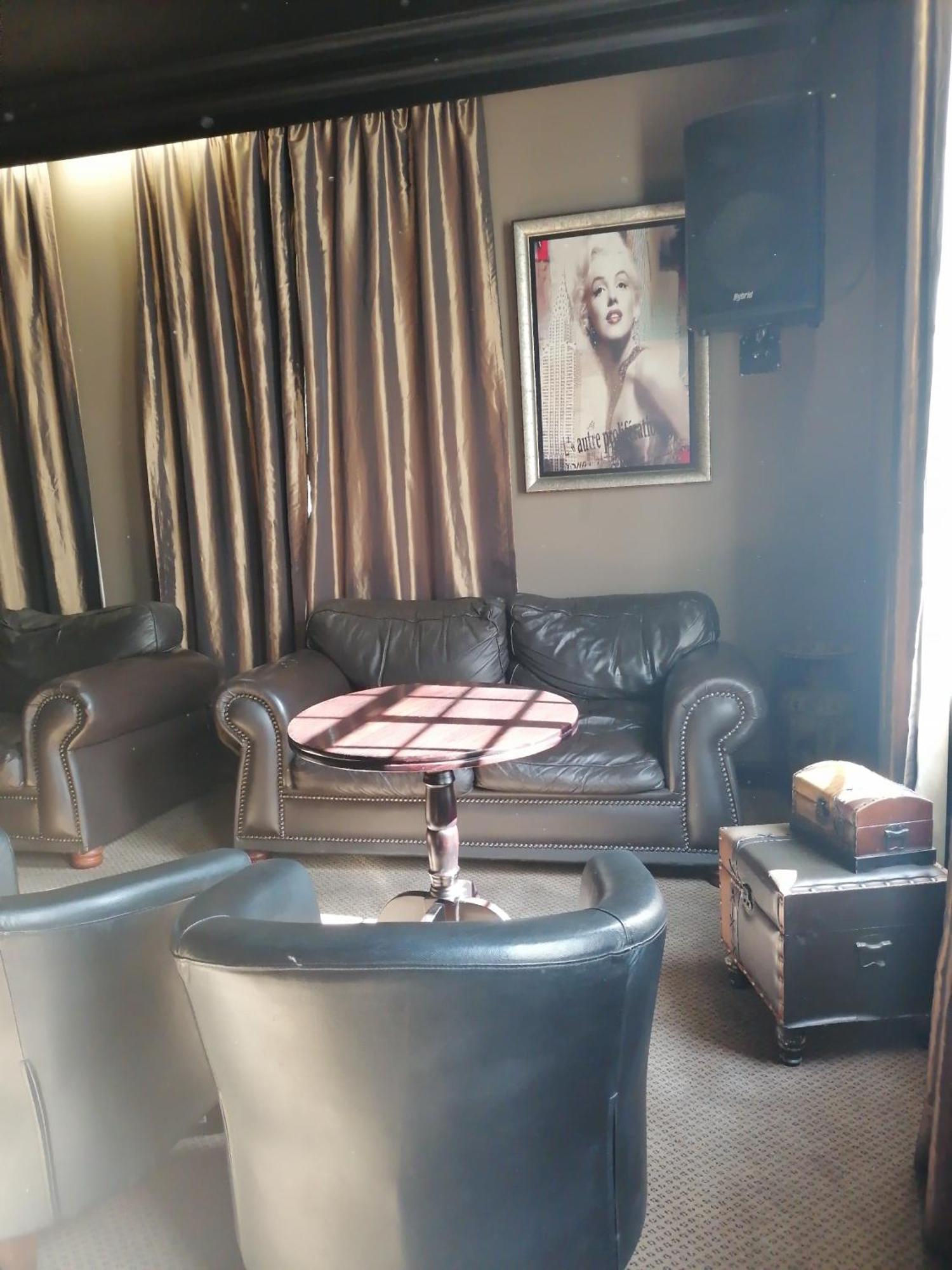 Casa Grande Guest Lodge Brits Extérieur photo